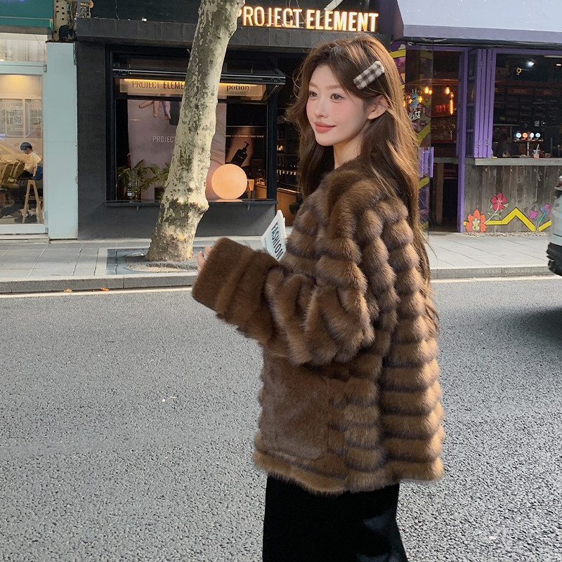 现货2024秋冬高级感皮毛一体仿皮草毛绒外套095-9133-P245-K368,女装短外套,浙宝095(原288A)