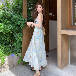 法式提花蕾丝拼接碎花吊带连衣裙女2025夏季新款显瘦度假风长裙子图片