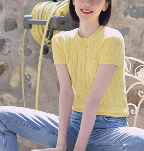 小马刺绣麻花针织衫女秋冬新款圆领套头显瘦口袋黄色白色毛衣外套