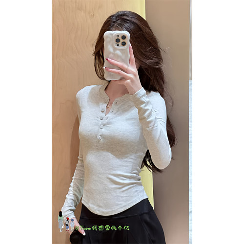 From新色/杂色浅浅灰~HoldTlg掐腰显瘦弧形下摆纽扣亨利长袖T恤女