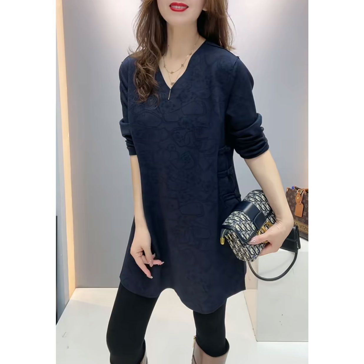 秋冬加绒加厚大码百搭T恤女新款气质宽松显瘦盘扣中长款打底上衣