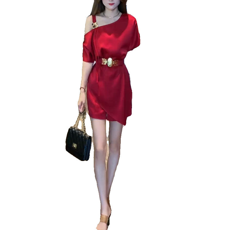 2025新款时尚露肩短袖上衣短裤套装女气质宽松显瘦遮肚短裤两件套