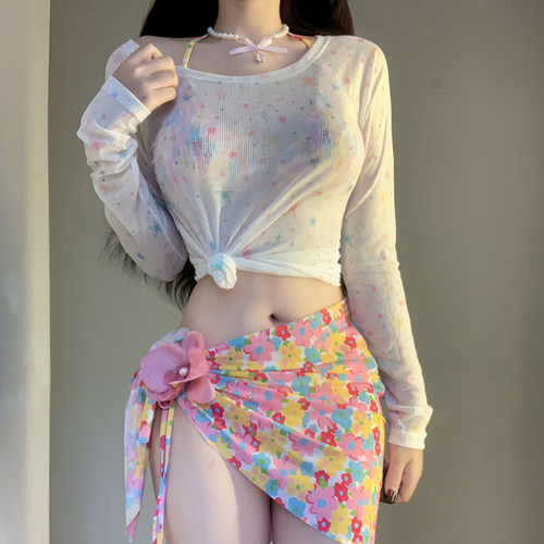 不晚女三角性感比基尼高级纯欲风