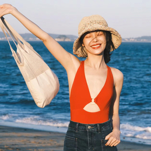 复古港风泳装 性感深V红色三角连体露背显瘦沙滩度假泡温泉泳衣女