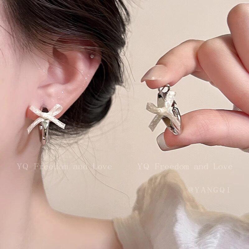 白色蕾丝蝴蝶结圈圈耳扣女简约小众独特设计感耳环2026新款耳饰品