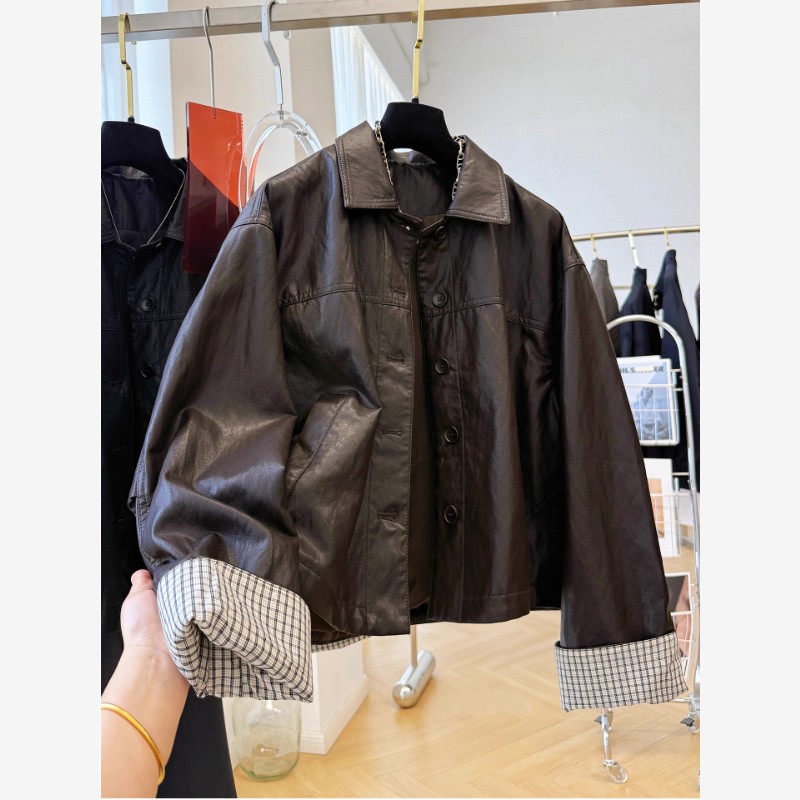 翻领pu皮衣外套女2025秋季新款宽松休闲排扣格子拼接短款夹克上衣