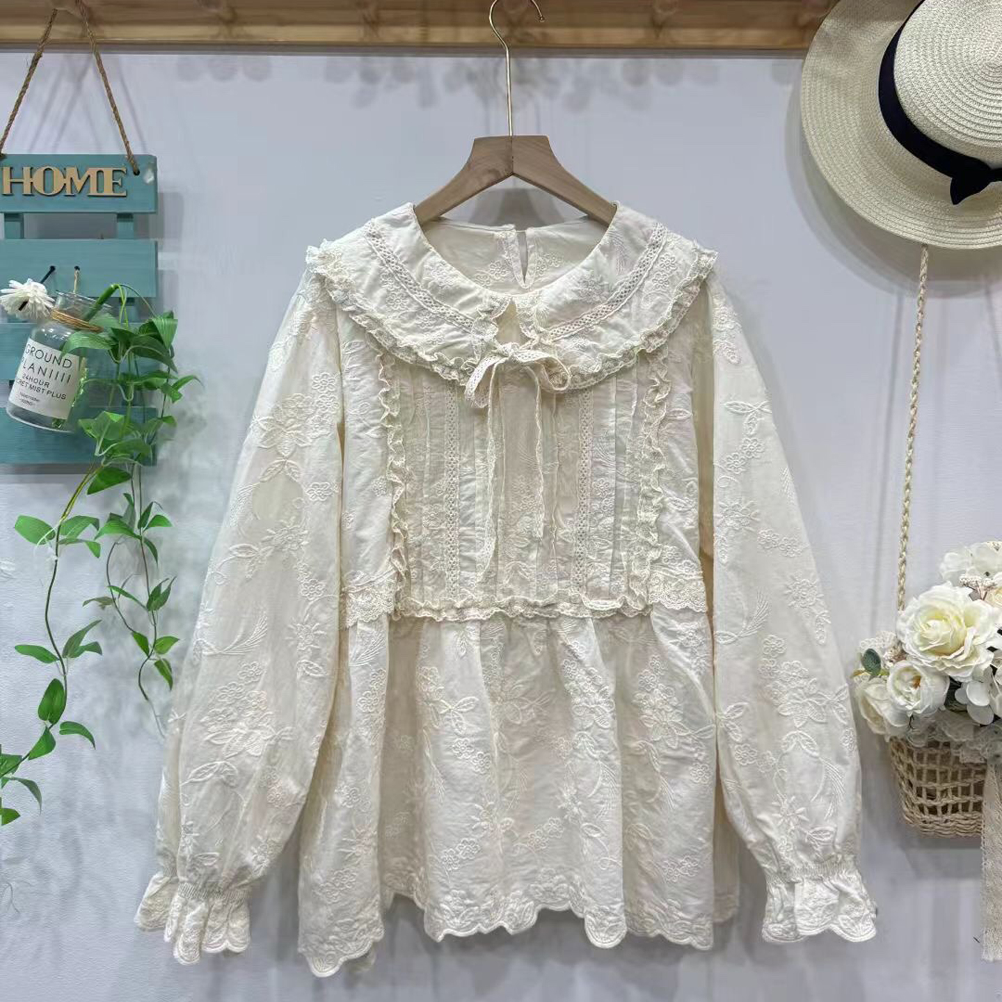 日系甜美少女精致绣花蕾丝娃娃领系带长袖衬衫女森系减龄提花上衣