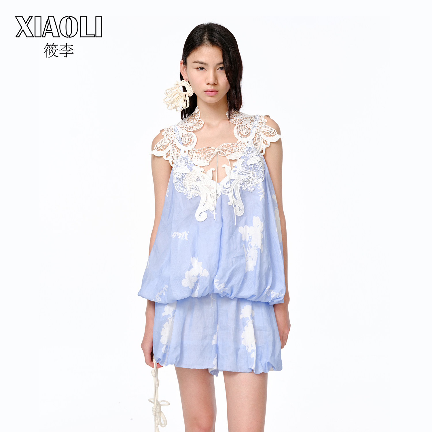 XIAOLI筱李 25春夏新品蓝色蕾丝印花吊带短上衣