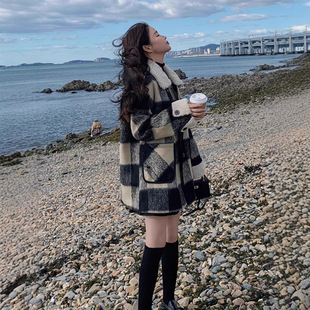 格子毛呢短款外套女2024秋冬爆款小个子加厚羊羔毛显瘦百搭