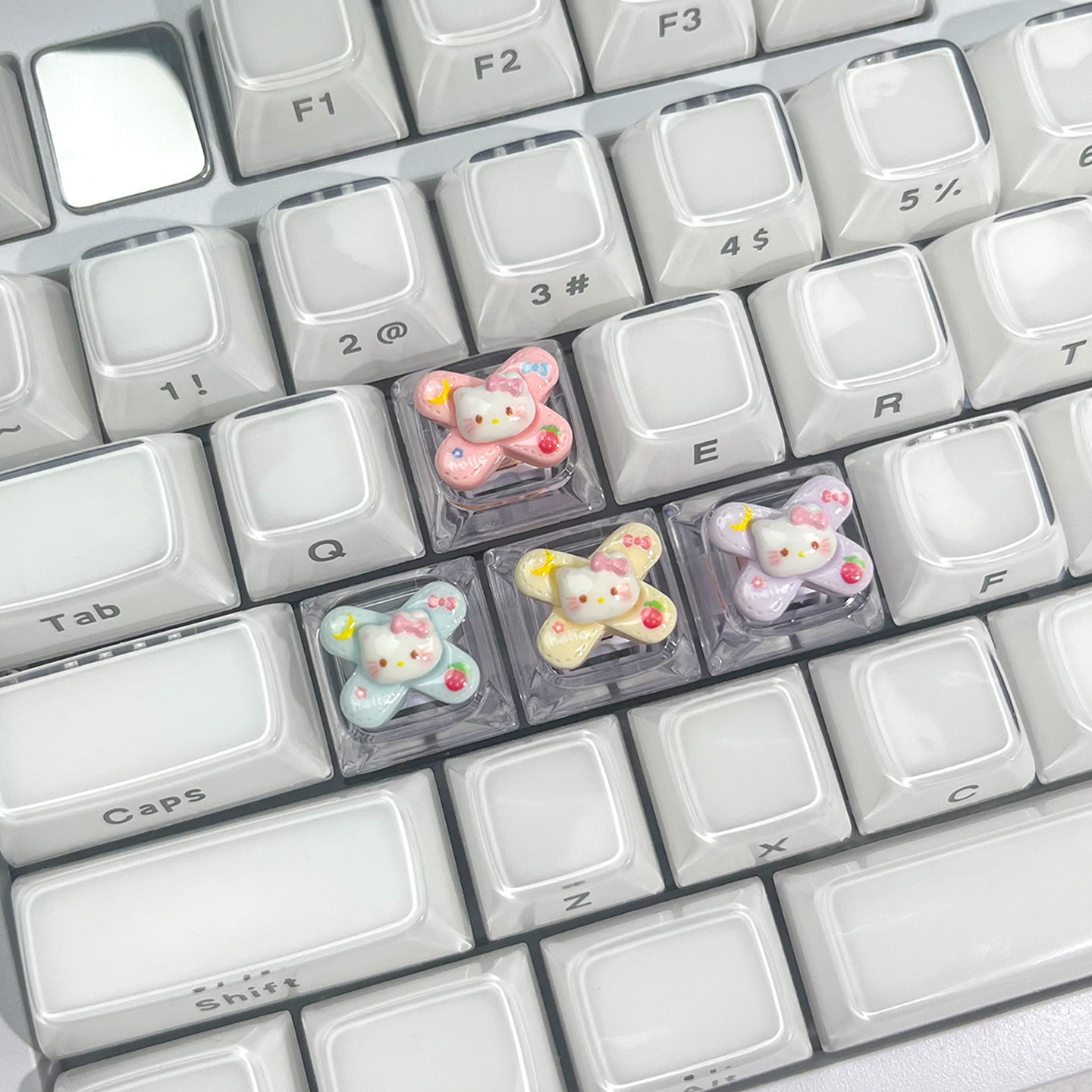 创可贴KT猫键帽四只装定制透光可爱HelloKitty系列diy键盘配件,电脑硬件/显示器/电脑周边,键帽,淘宝优惠券,粉丝福利购,淘宝优惠卷