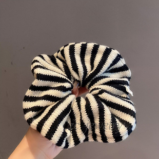 欧尼 洋气秋冬高级感大肠发圈女扎头发发饰头绳韩国ins 针织条纹