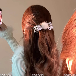 新款 碎花毛球蝴蝶结香蕉夹女秋冬氛围感发饰半扎发马尾夹