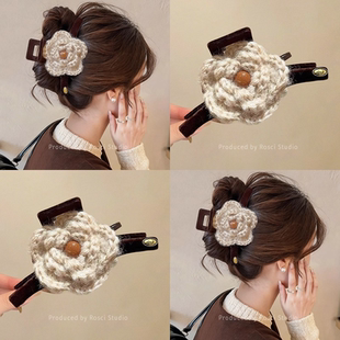 秋冬毛线花朵植绒抓夹女大号鲨鱼夹2025新款 高级感盘发抓温柔发饰