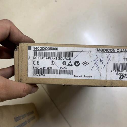 140DDO35300 PLC输模块 DC24V 4X8 SOURCE 工控模块议价维修