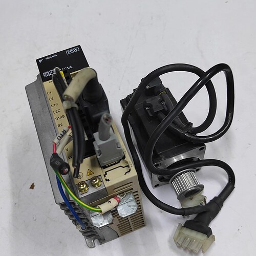 SGDS-04A01A SGMAS-04ACA41 安川伺服配套驱动器电机议价维修