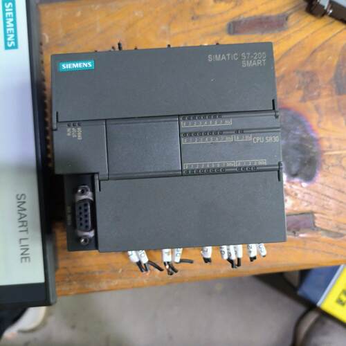 6ES7288-1SR30-0AA0 SR30 CPU 200Smart PLC 工控模块议价维修