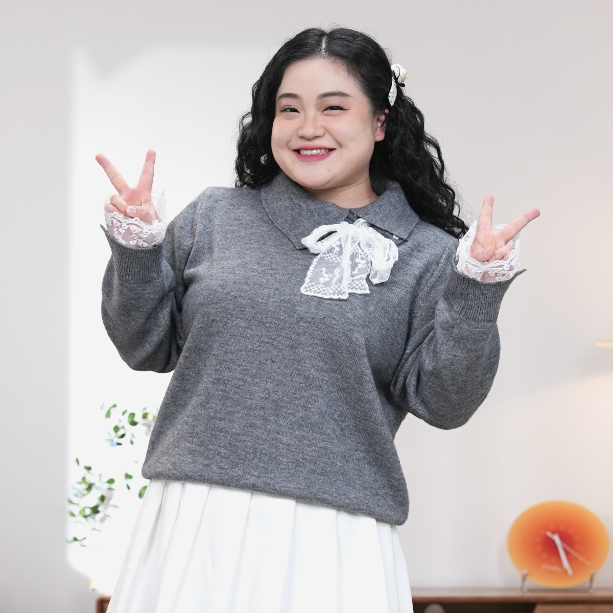 福饮沸别【灰调蕾丝】大码胖mm休闲日常拼接蕾丝翻领毛衣YP25151