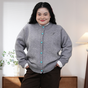 福饮沸别【织绣细语】大码胖mm冬季百搭宁钉珠字母刺绣毛衣25205