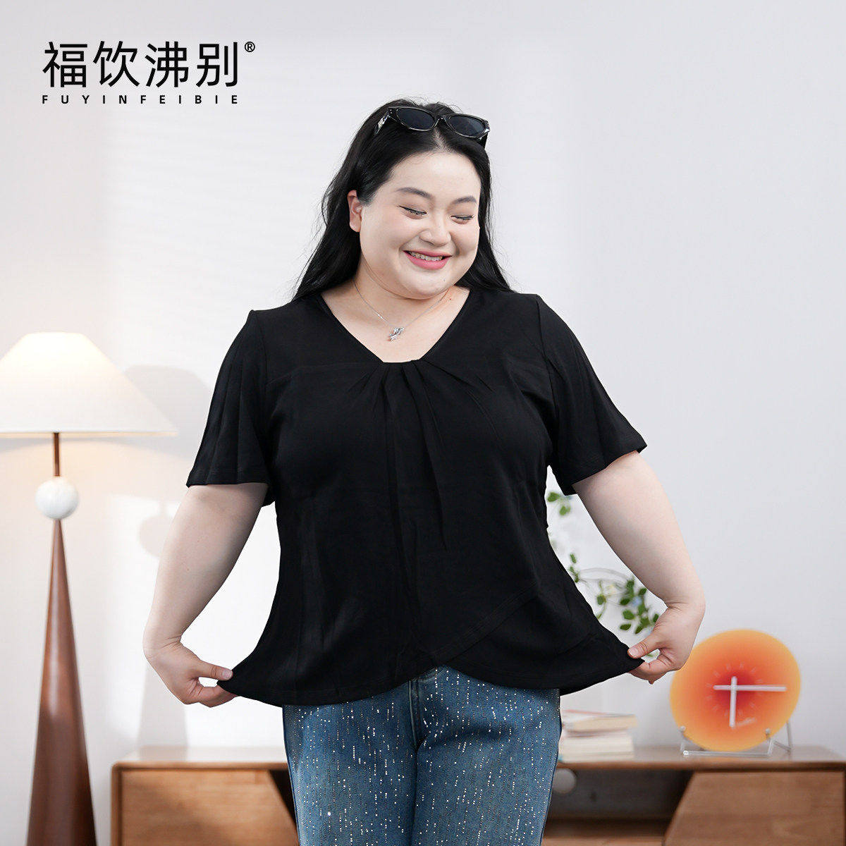福饮沸别【素雅V领】大码胖mm夏季显瘦设计感不规则上衣短袖-2147