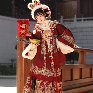 冬款 明制加绒短袄织金妆花马面裙红色拜年服套装 锦鲤 原创汉服