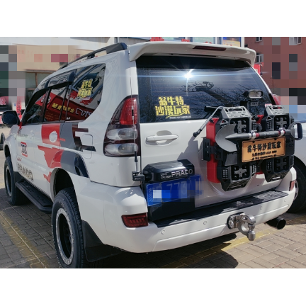 丰田LC120多功能拓展尾门集成组越野改装脱困板油箱旗杆越野露营