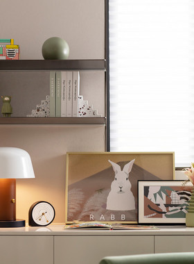 简约现代轻奢样板房间儿童房女孩房书桌卧室柜摆件装饰画花器饰品