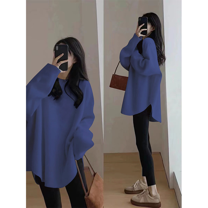 中长款遮屁股打底衫女秋冬微胖mm显瘦遮肚藏肉T恤配鲨鱼裤的上衣