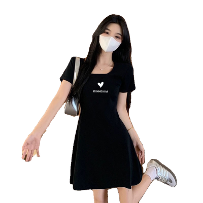 黑色连衣裙女夏季法式赫本风小个子高级感裙子收腰显瘦小黑裙短裙