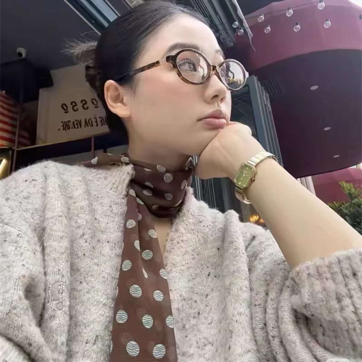 质感棕底波点印花长条丝巾百搭配饰女生系颈绑发造型装饰围巾