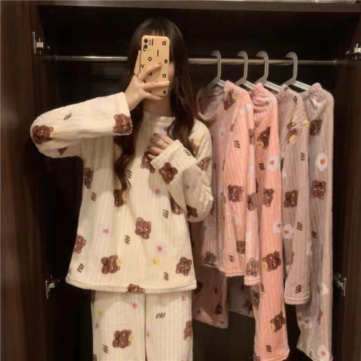 女生秋冬小熊图案珊瑚绒家居服宽松长袖两件套加厚保暖可外穿睡衣