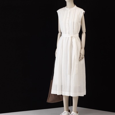 白色纯苎麻极简褶皱连衣裙