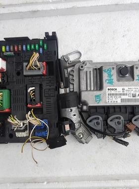 适用15年雪铁龙世嘉发动机电脑板0261S10945着车一套波箱电脑版