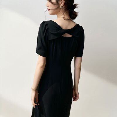 25夏设计感后背镂空扭结收腰修身捏褶连衣裙优雅气质小黑裙15347