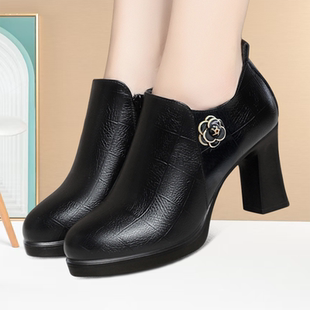 子简约耐磨透气轻便皮鞋 舒适软皮耐穿防滑高跟鞋 防水春秋百搭单鞋