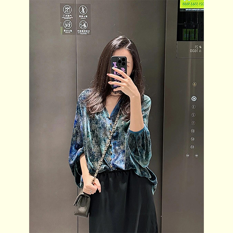欧货洋气灯笼袖V领小衫女2024