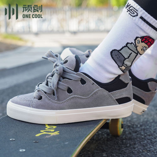 顽刻面包鞋拼接秋冬耐磨滑板鞋