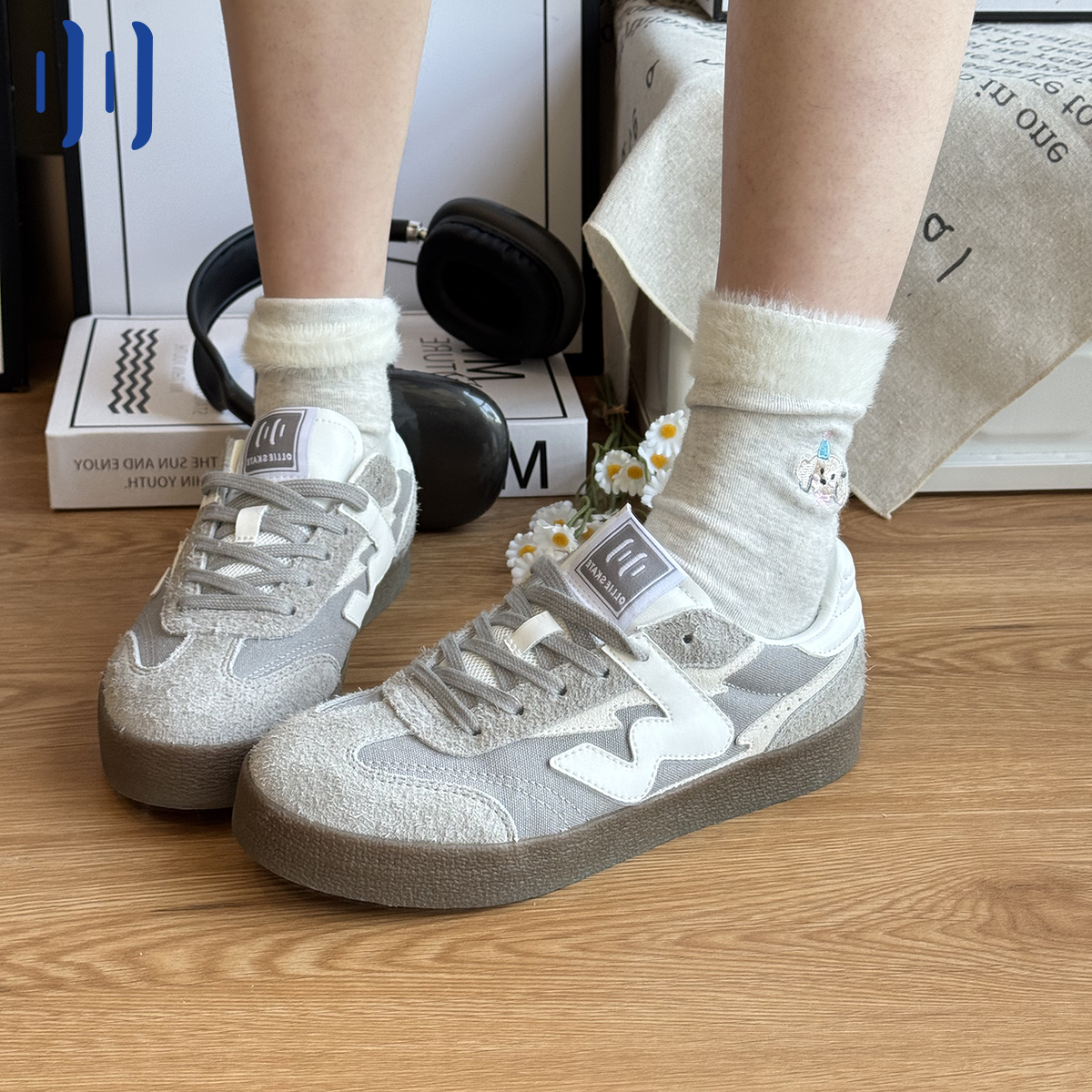 顽刻官方灰白配色秋冬款长毛绒W系列男女低帮国潮德训滑板鞋