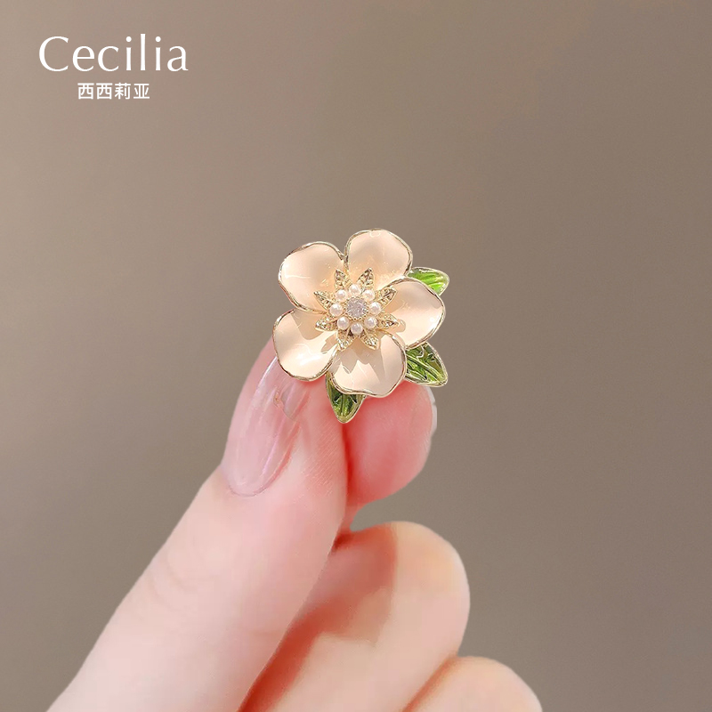 胸口防走光神器栀子花朵胸针配饰