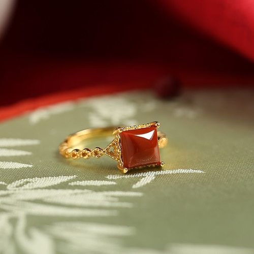 新款小方糖树莓红锆石戒指黄色戒