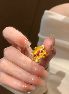 新款中古镶钻金色褶皱戒指女小众