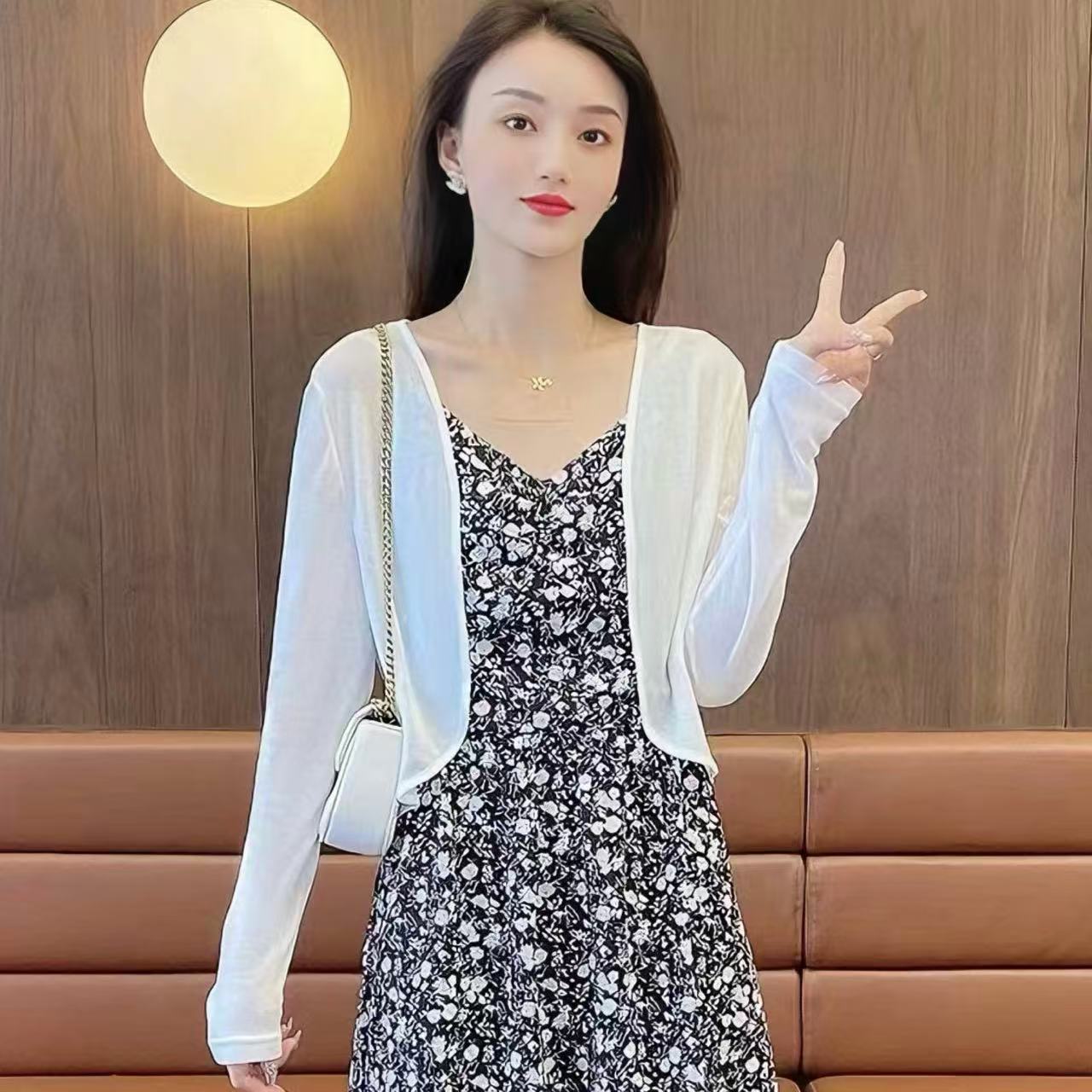 配花裙子短外套冰丝薄款披肩春秋小开衫夏日空调房外搭女防晒上衣
