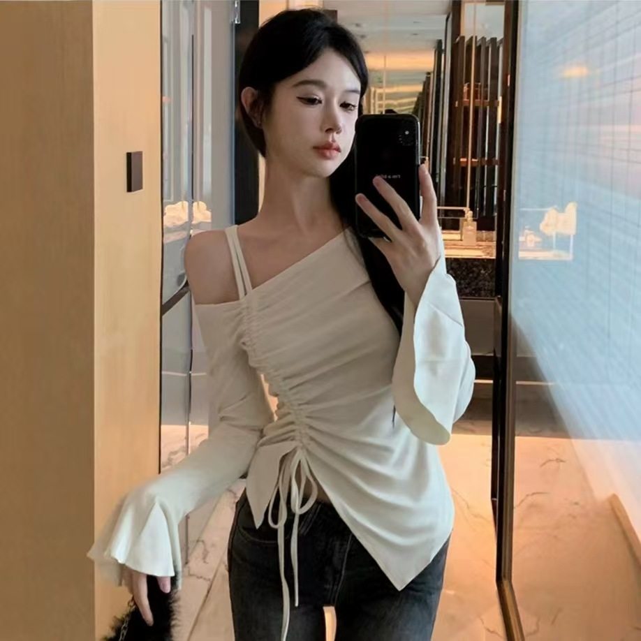 纯欲风不规则时尚辣妹紧身上衣女士春秋季荷叶袖收腰露肩打底小衫