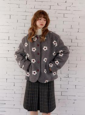 Amweird 25aw“小花档案”花朵绣花弧形下摆娃娃领休闲棉服外套女