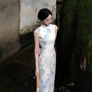 新中式改良旗袍连衣裙女2026夏季新款国风青花瓷印花收腰开叉长裙
