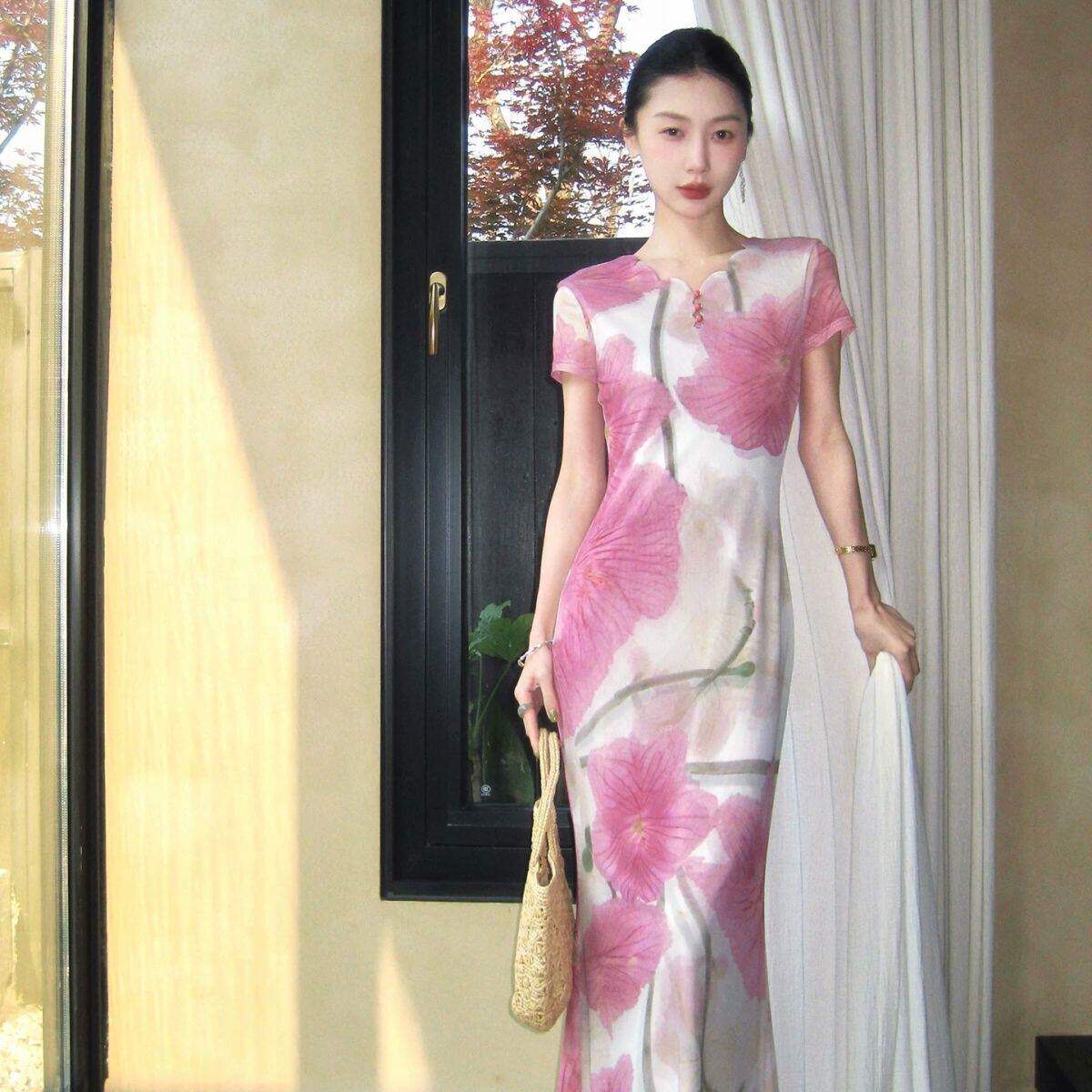 粉色荷花改良旗袍女新中式2026夏季少女减龄显瘦复古民国风连衣裙