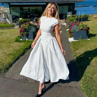 波点印花修身长款高腰 A 字裙Round Neck Polka Dot Swing Dress