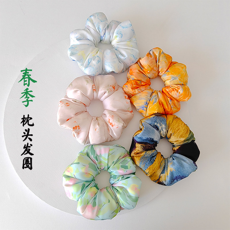 24年新款印花枕头发圈缎面大肠发圈头绳睡眠卷发神器填充春季简约