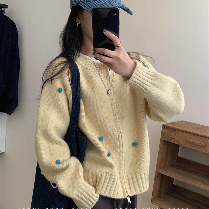 韩版设计感球球毛衣开衫女2025秋季新款萌趣可爱时尚减龄毛衣外套