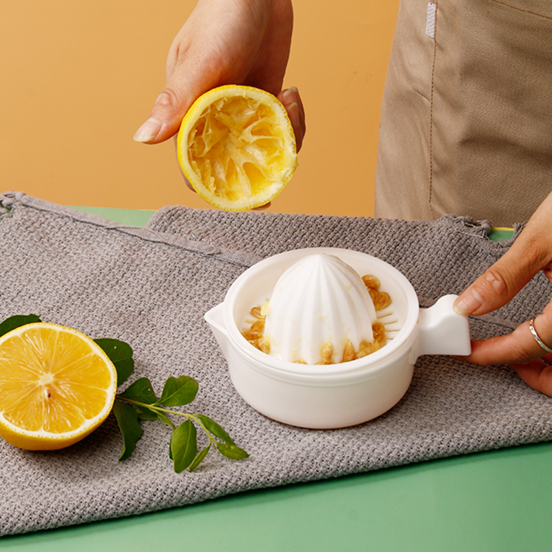 挤汁器日本家用手动榨汁杯压榨橙子榨汁机手动柠檬压汁器便携果汁