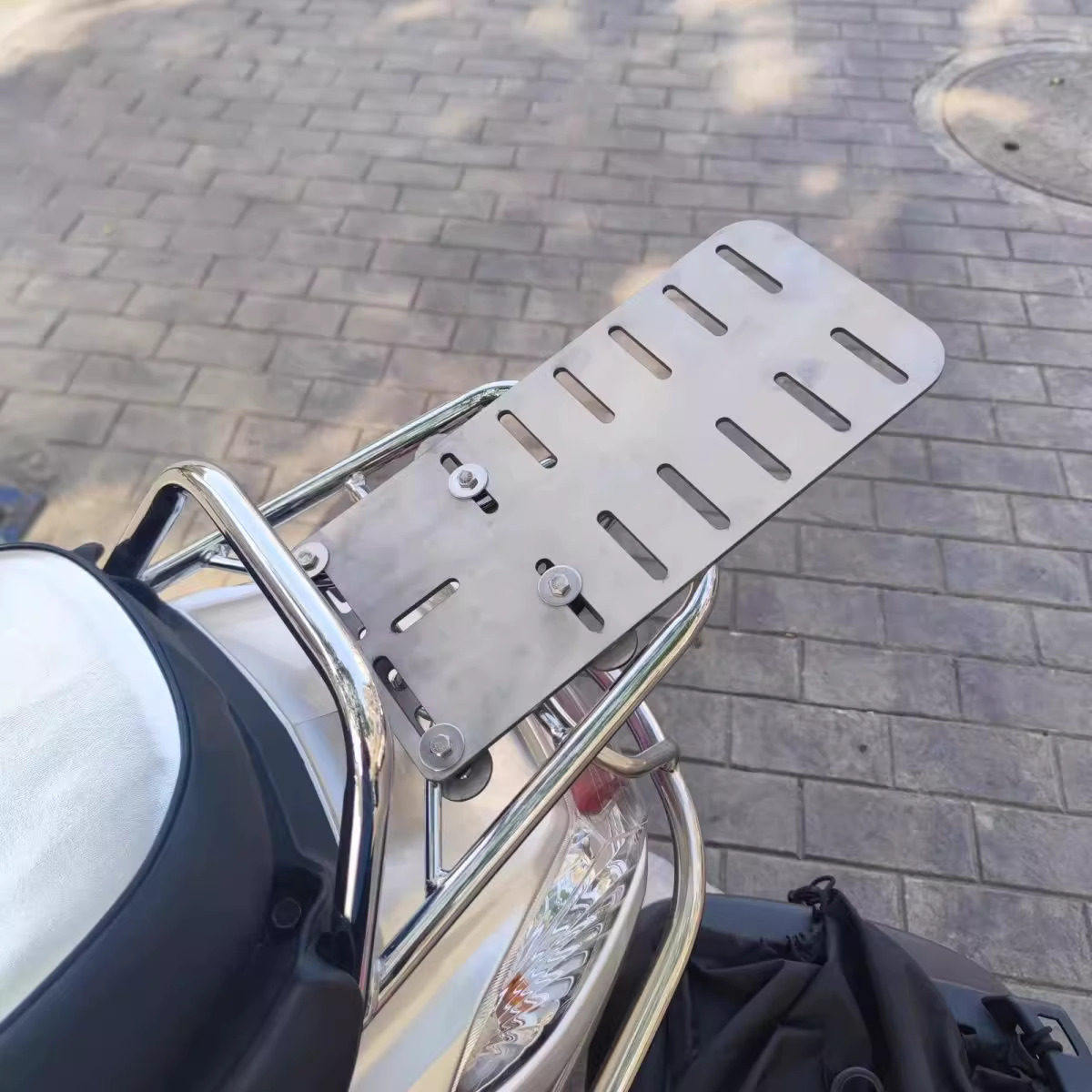 电动车摩托车通用加厚不锈钢延长板尾箱支架国标车改装后备箱货架